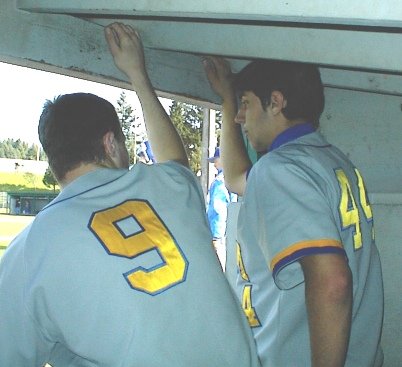 jon&tyler.JPG (61668 bytes)